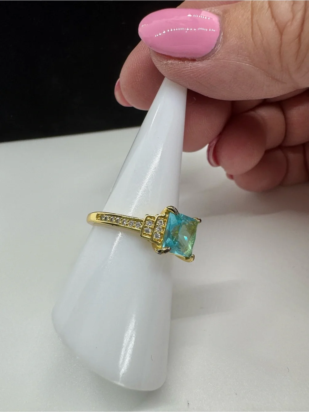 Bomb Party Gold-Plated Ring with Princess cut Blue Topaz Gemstone
